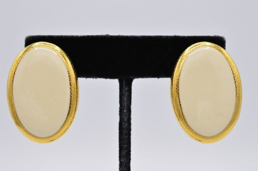 AK Anne Klein Vintage Clip On Earrings Brushed Gold Cream Enamel Signed BinAG
